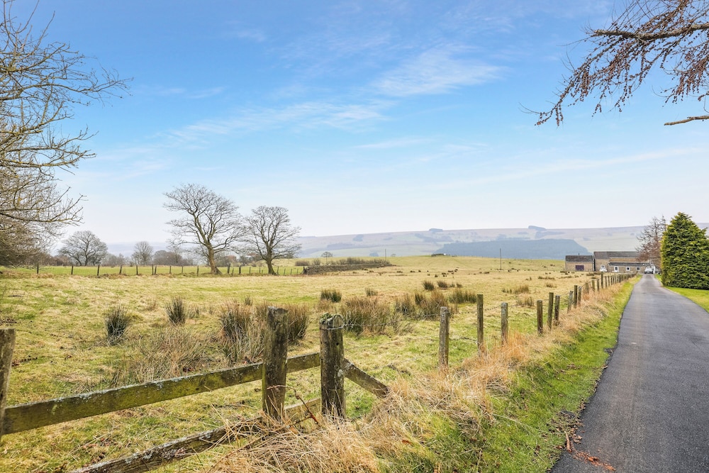 Hill House Hideaway - North East Escapes