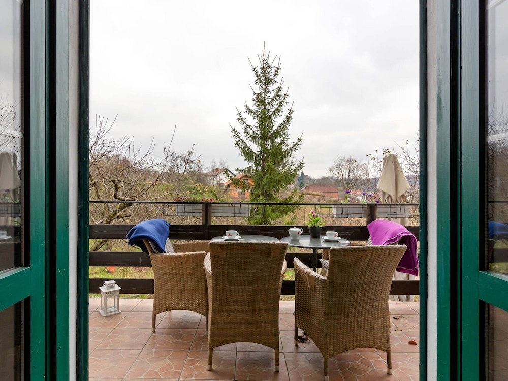 Delightful Holiday Home in Havidić Selo with Garden view 4