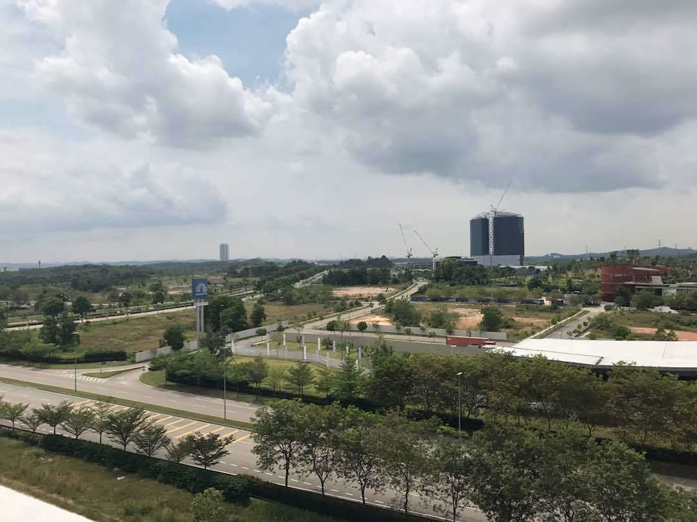Cozy Condo at The Meridin Medini