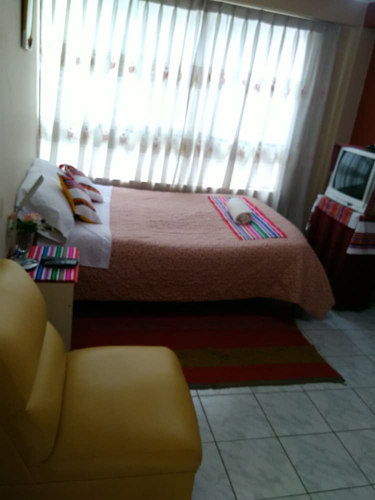 Shanell House - Hostel