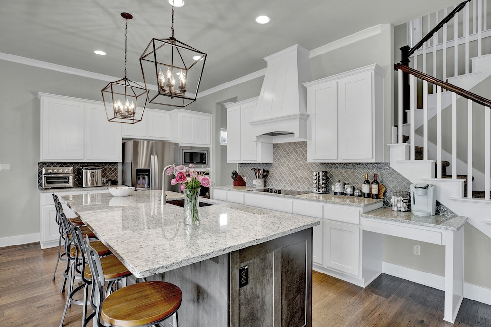 Stunning Luxury Home on Lake Lbj! - Property Image 29