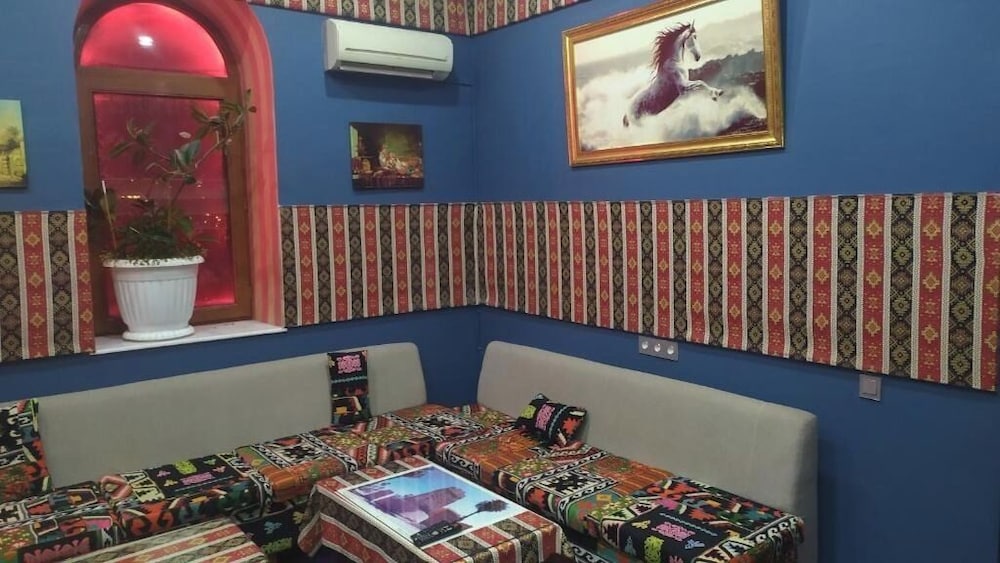 Cth-Baku-Hostel