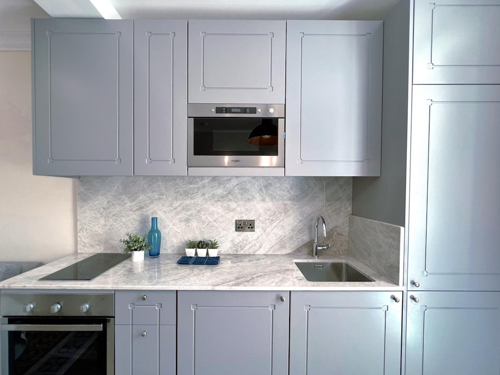 Maltese Style 1-bedroom Apartment With a Patio