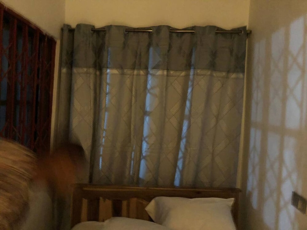 Charming 4-bed House in Kokrobite view 4
