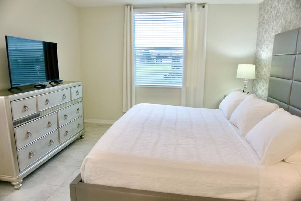 104 Modern Condo Storey Lake Disney