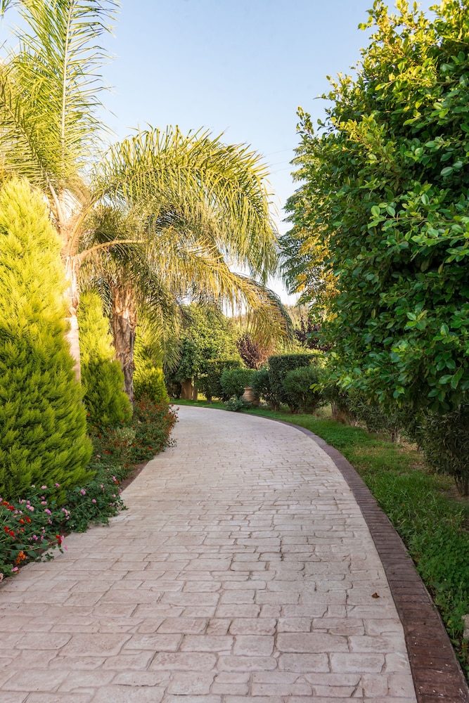 Mamfredas Luxury Resort