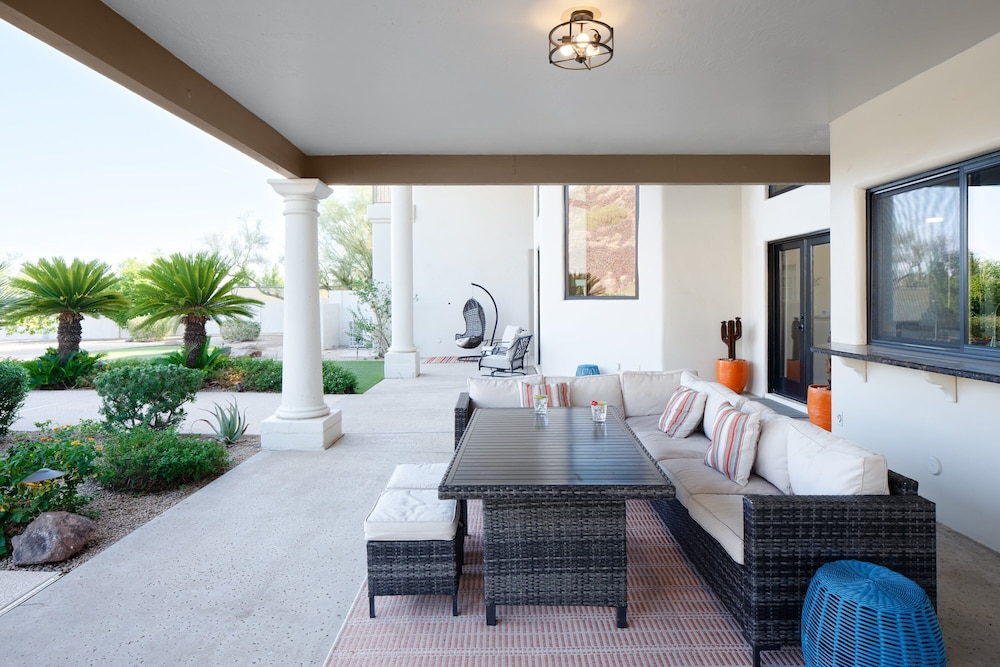 Luxury Mountain Estate-pool-spa-bbq+bar-fire pit
