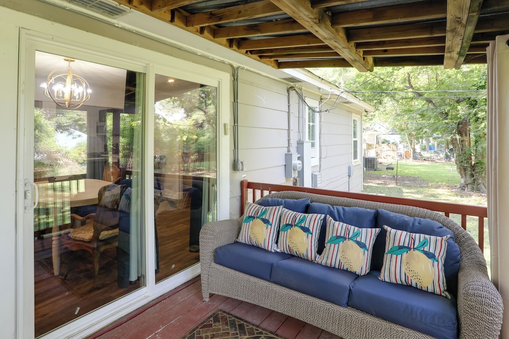 Updated North Greenwood Cottage < 1 Mi to Dtwn!