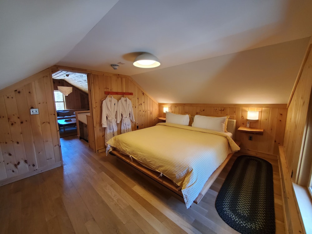 Little Cat Lodge 12