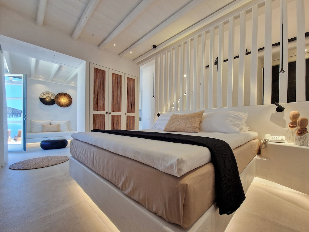 AGADA Folegandros