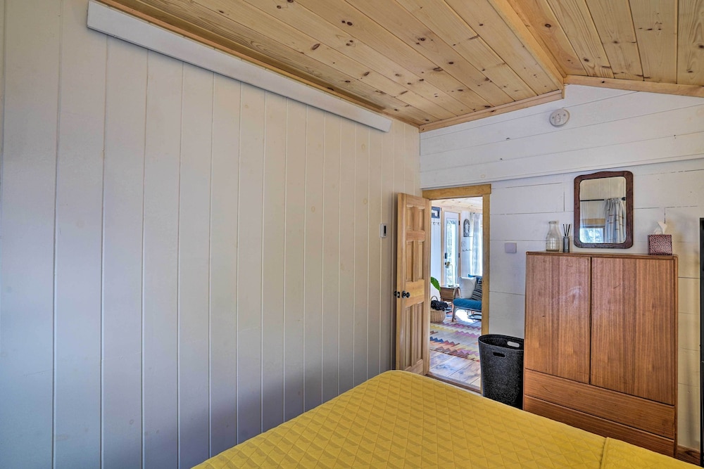 Brattleboro Vacations - Cozy Falls Brook Cabin: Hike  Swim On-site! - Property Image 3