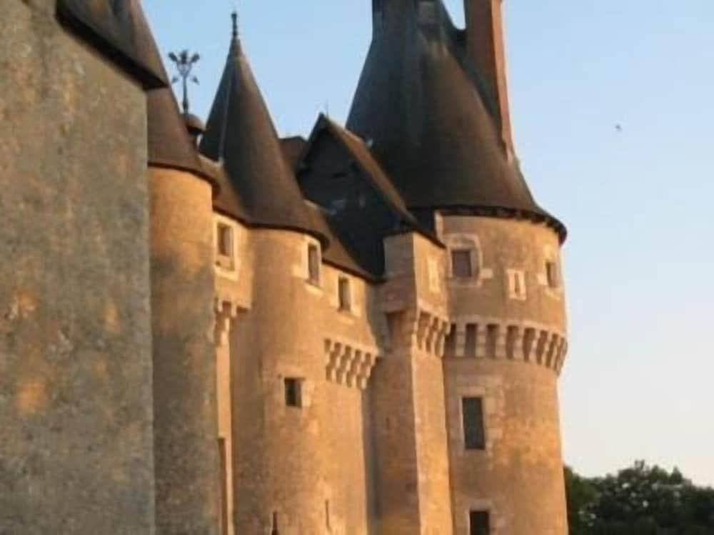 Entre Vignes et Chateaux