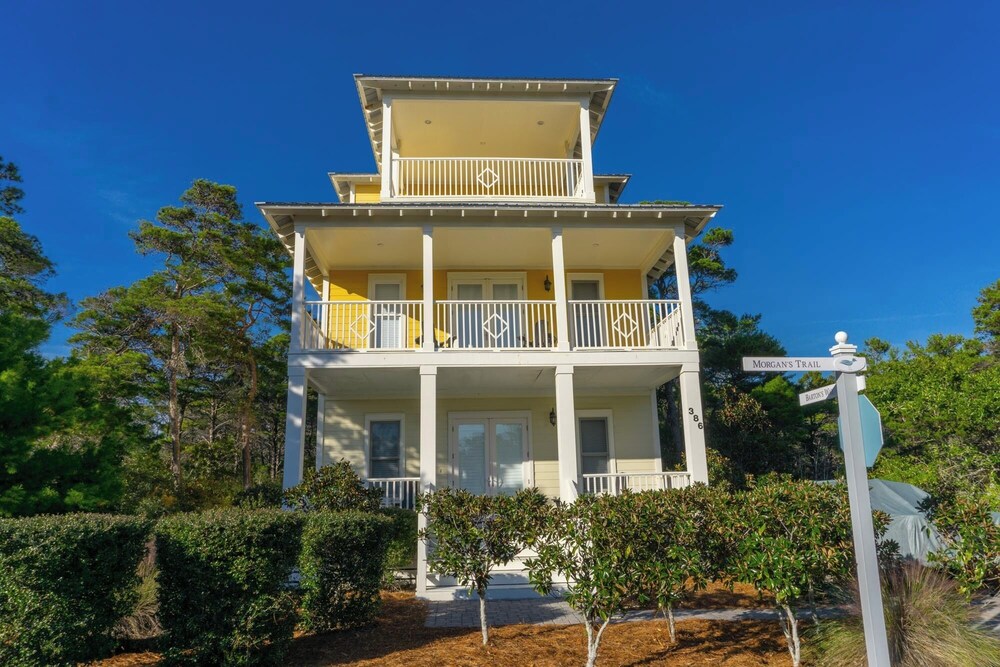 Aquamarine! Sleeps 12! Close to Community Pool! Private Beach Access!