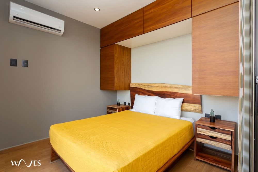 1 Br w Park Views in Condo w Gym Sauna Steam