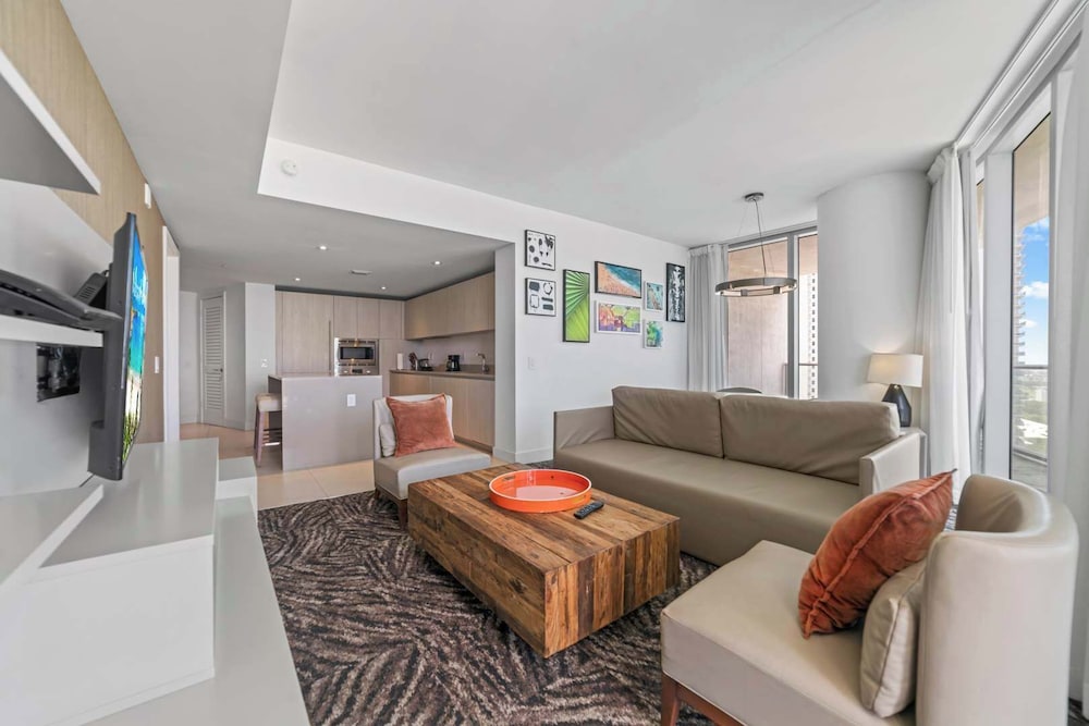 Sunny Balcony - Beautiful Stay for 2 With Ocean Views & Resort Amenities
