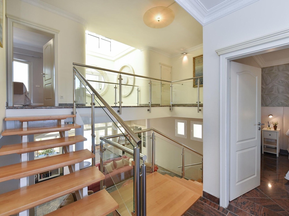 Belvilla by OYO Villa Doramas 12 pax view 3