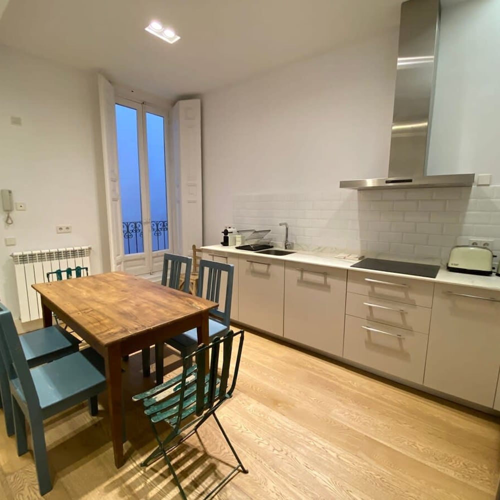 The Pelayo Majestic Luxury 3 Bedroom in Chueca