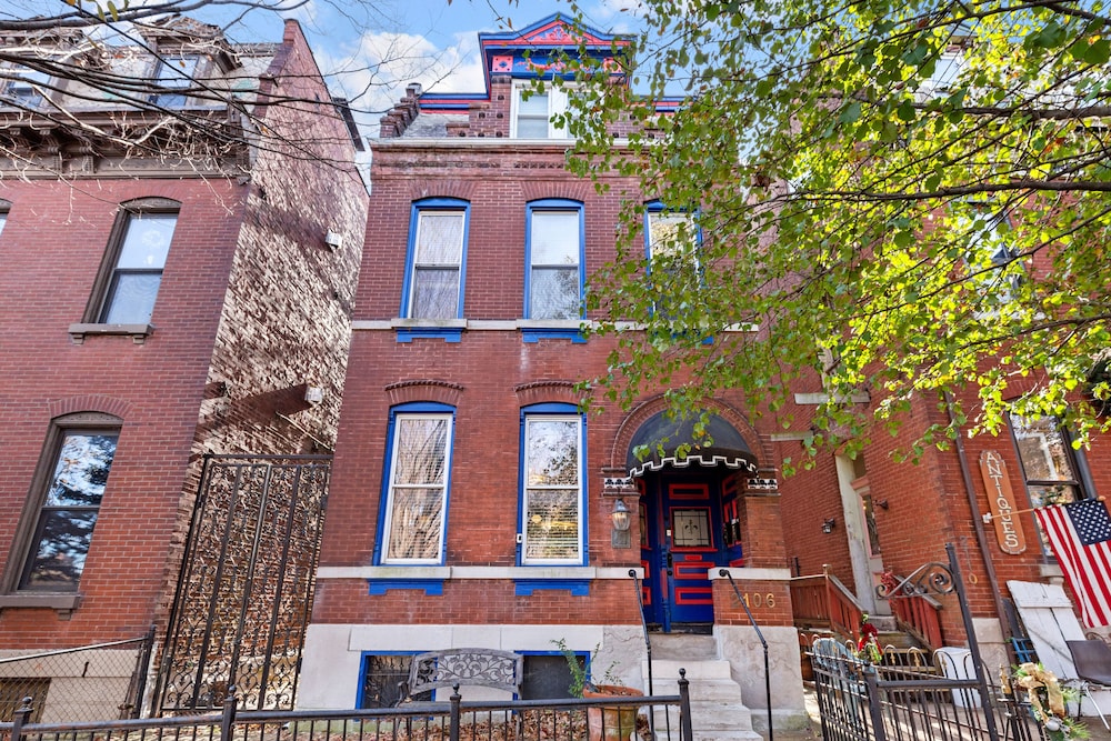 Charming Studio on Cherokee Street - JZ Vacation Rentals view 4