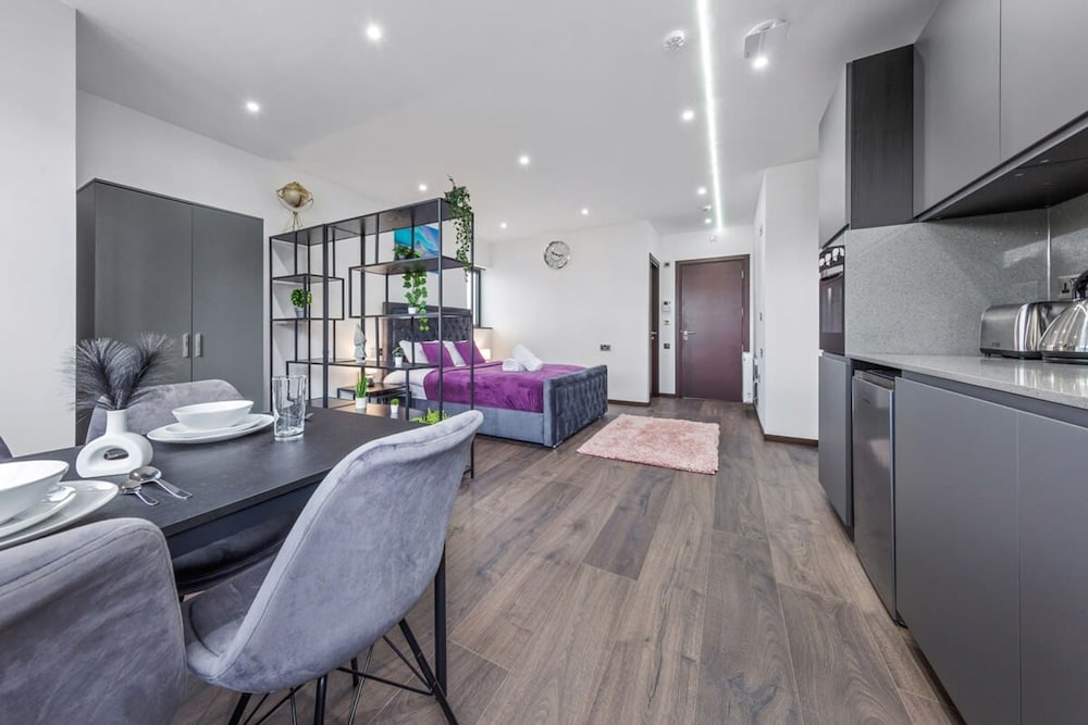 Luxury Flat Near Leicester Square Central London