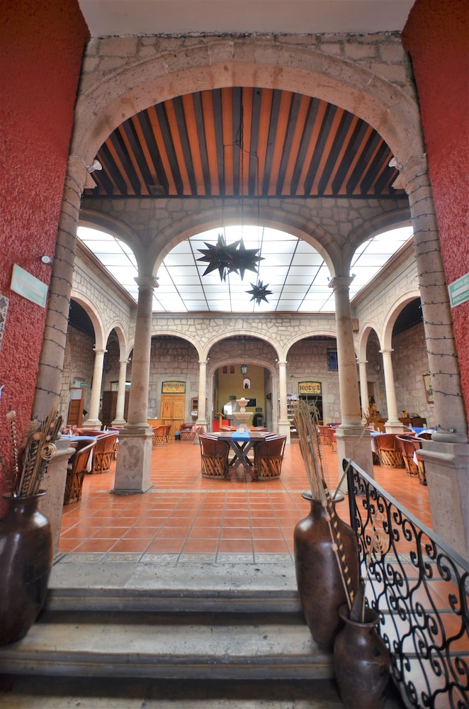 Howard Johnson Calle Real Morelia - Property Image 11
