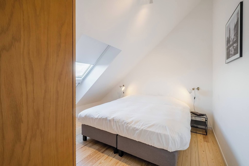 Top Floor New Duplex Stunning View In Trendy St Gilles