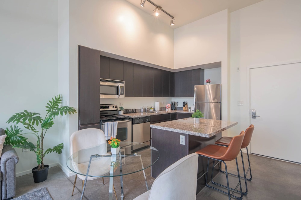 ROVE LIVING/KL - Roosevelt Point