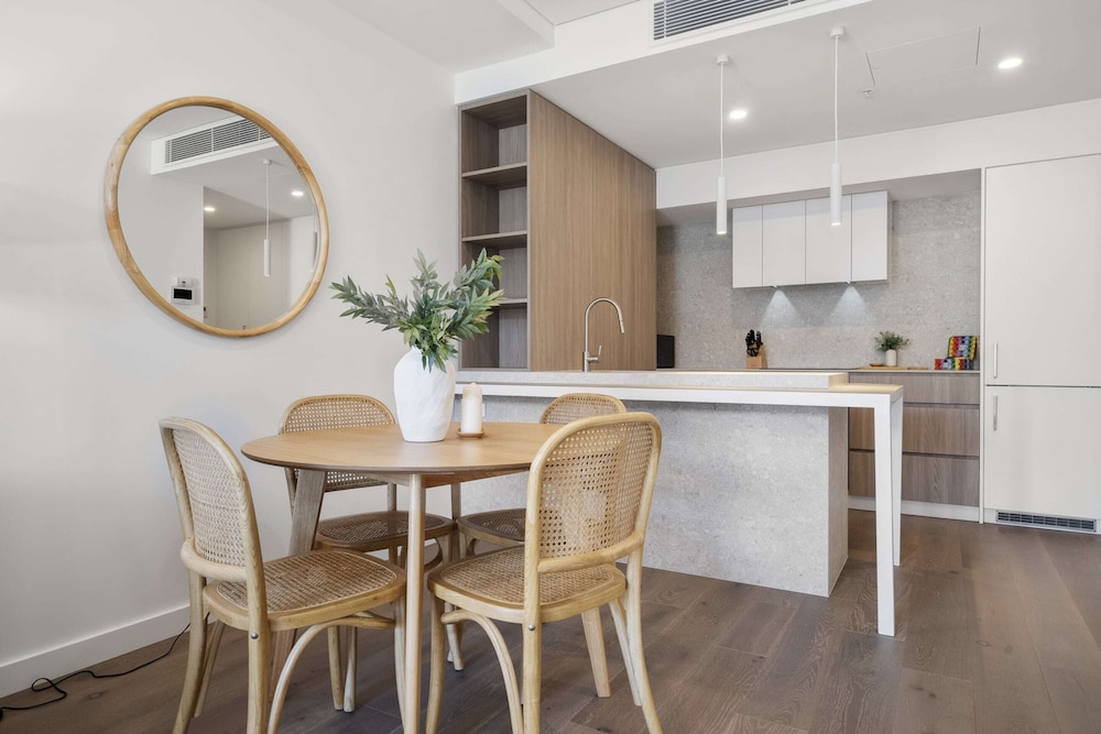 Trendy 1-bed Retreat in Fremantle With Rooftop