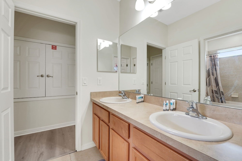 2245ca-providence Resort 6 Bedroom Home
