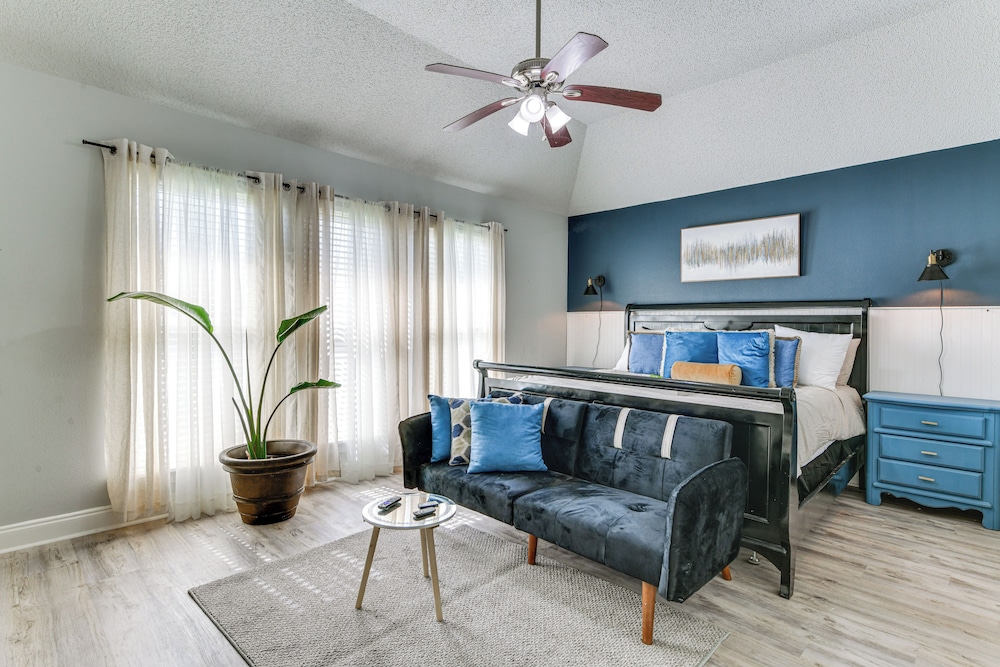 Private Yard & Patios: Family Home in Laplace!
