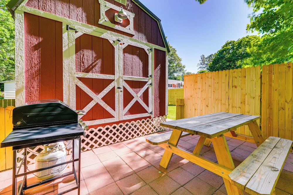 Pet-friendly Raleigh Tiny Home w/ Patio