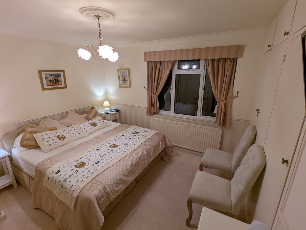 SUMMERFIELDS HOUSE
