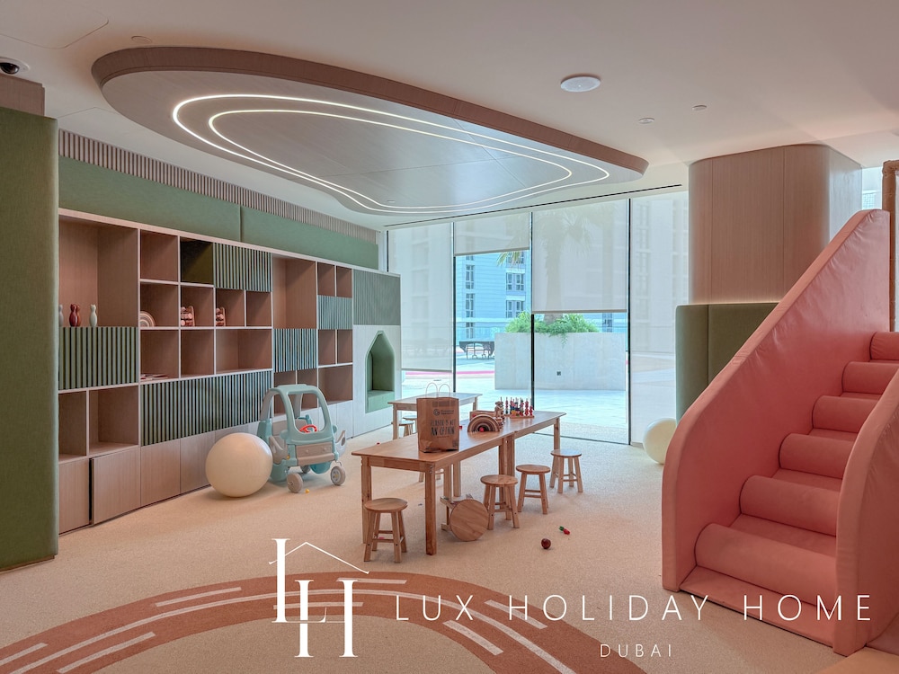 LUX The Phantom Sky Pool Suite