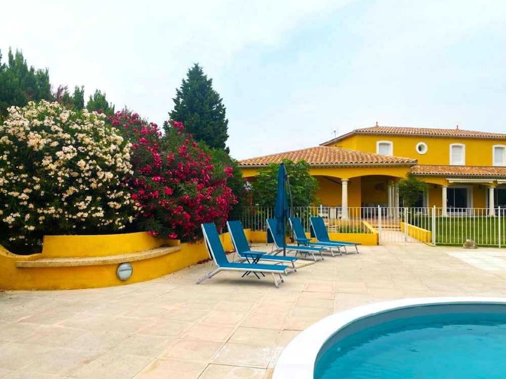 Villa in L'isle-sur-la-sorgue With Pool photo 4