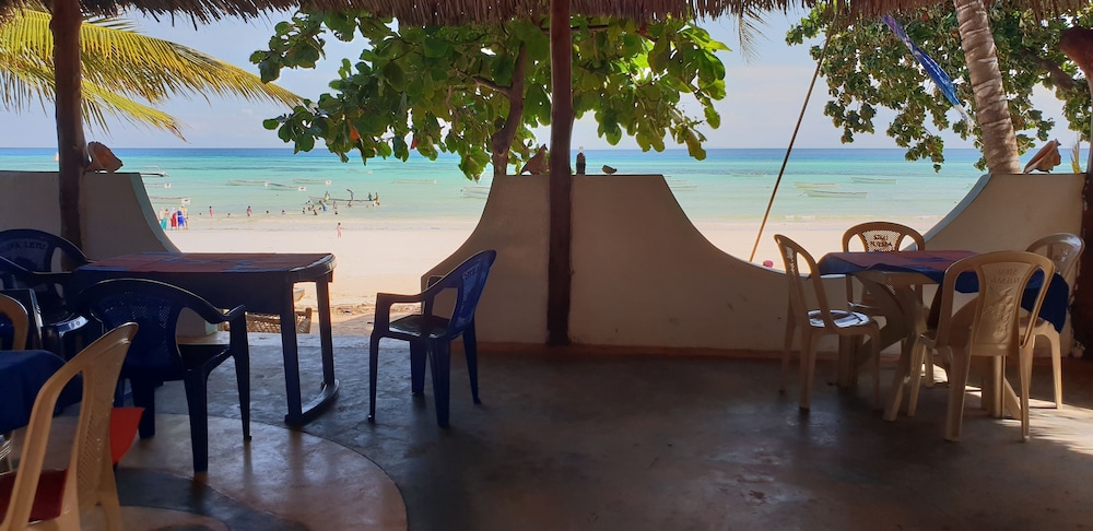 Ocean Breeze Lodge