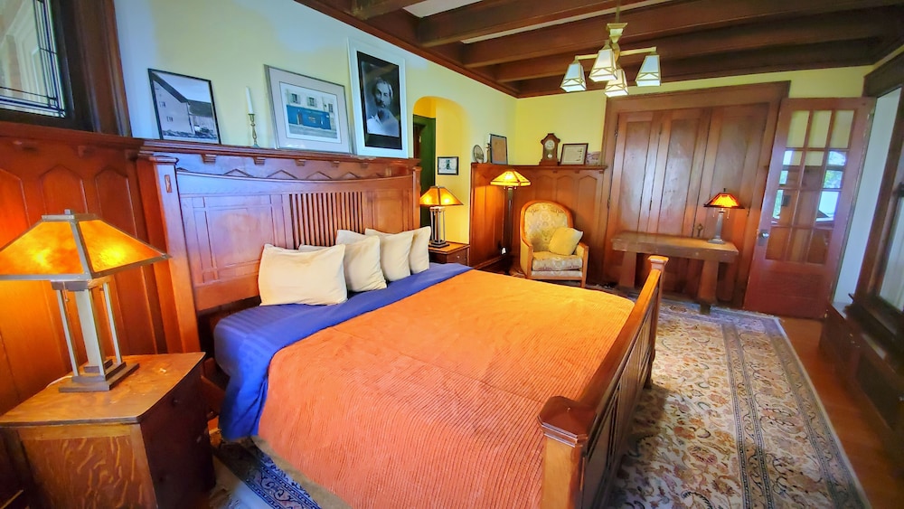 Mendota Lake House Inn