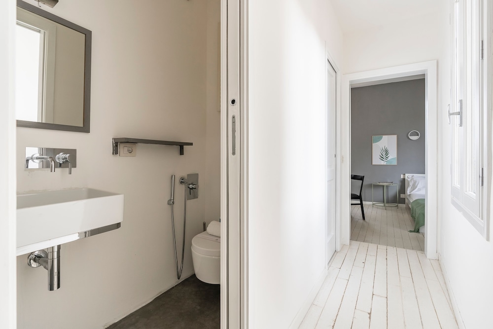Laura 10 in Firenze With 1 Bedrooms and 1 Bathrooms