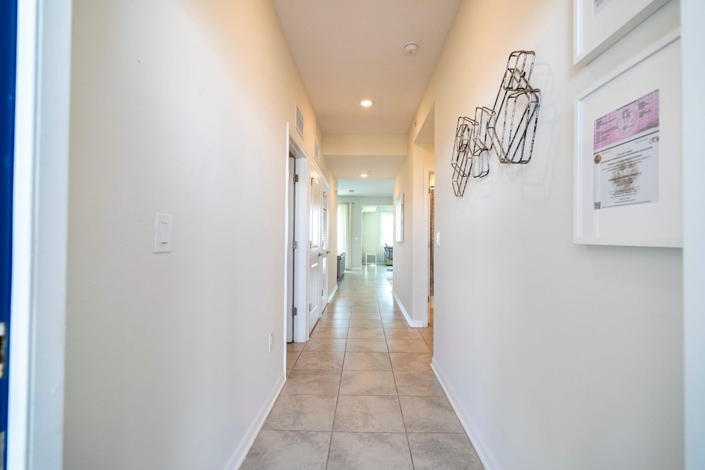 Gorgeous 2Bd Close to Disney Storey Lake Resort 303 3121