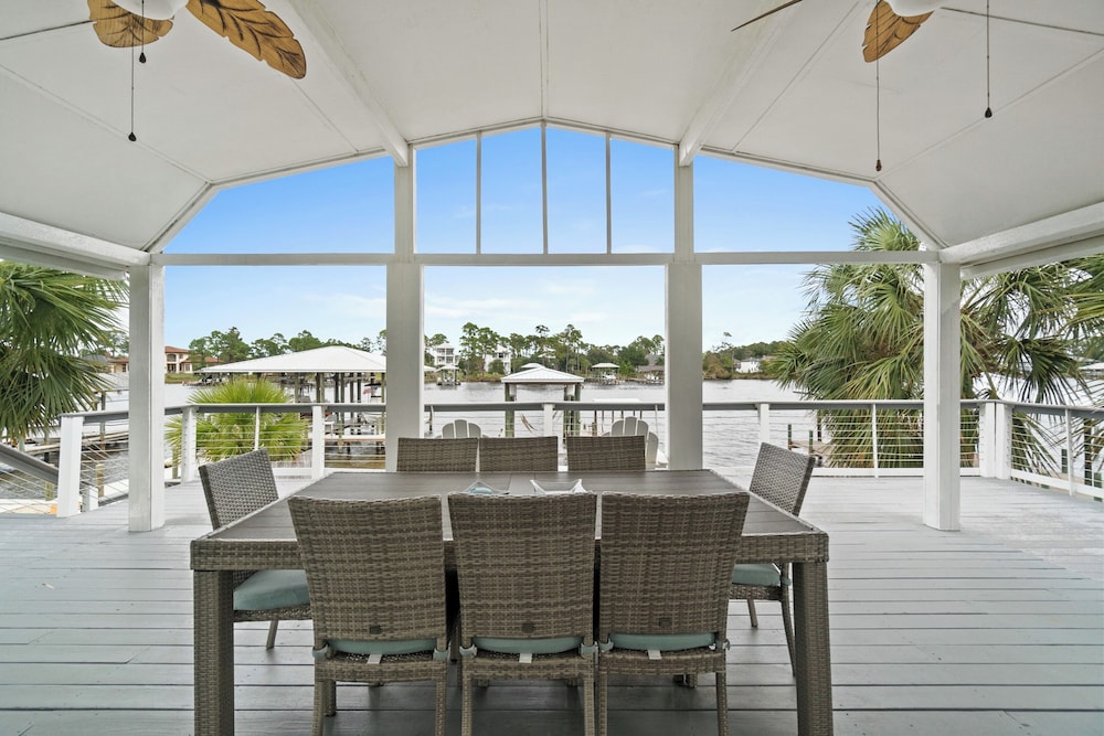 Lagoon Cocoon by Book That Condo