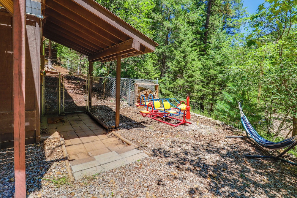 Families Welcome: Quiet Cabin < 5 Mi to Cloudcroft