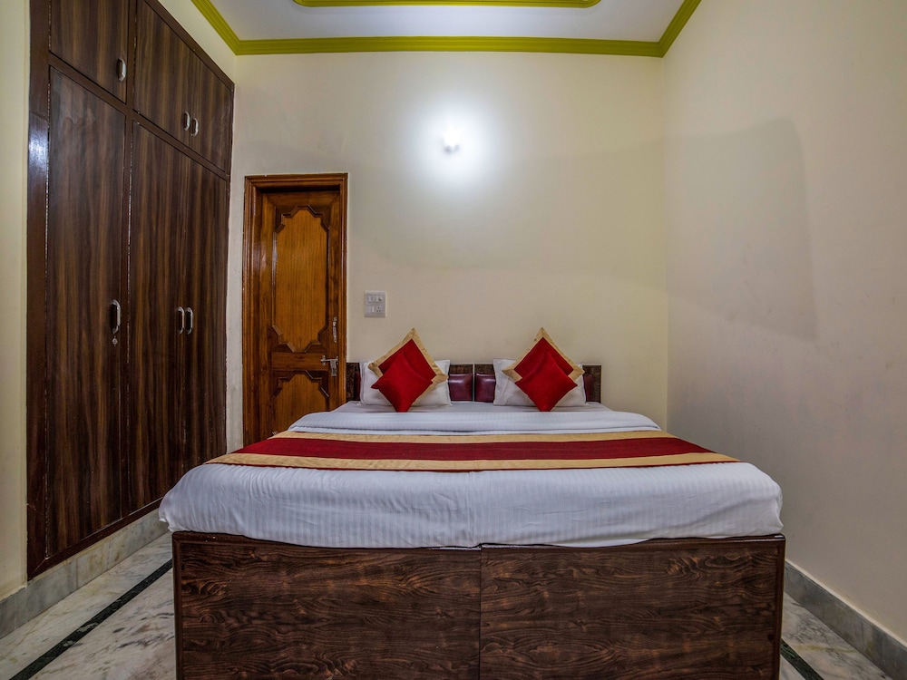 OYO 14246 Onella Rooms