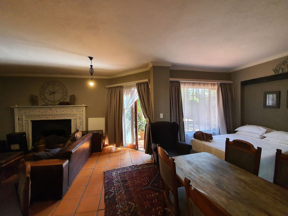 Waterhouse Guest Lodges 295 Indus Street