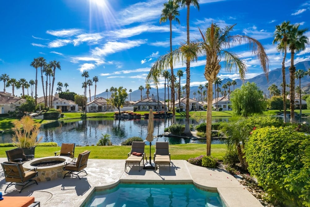 Casa Del Rio Luxe 3BR w Pool Spa Lake Views