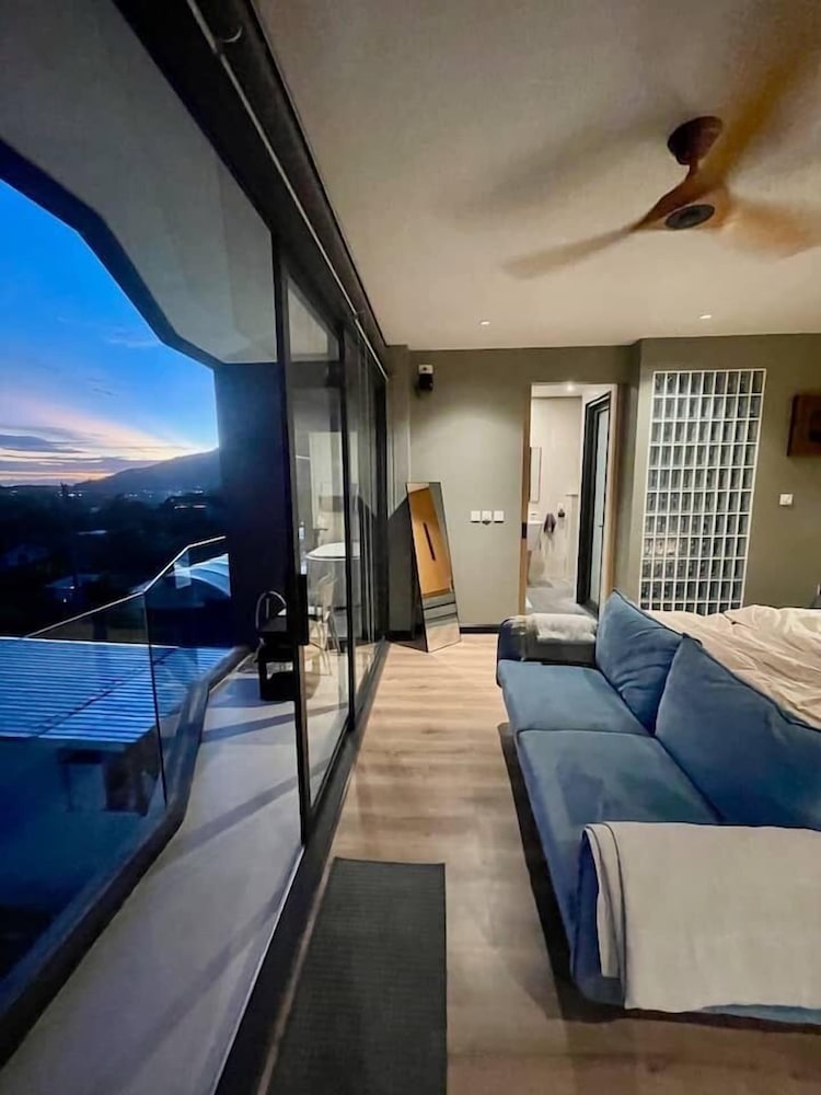 Beautiful Sea View Full Smart House 3BR