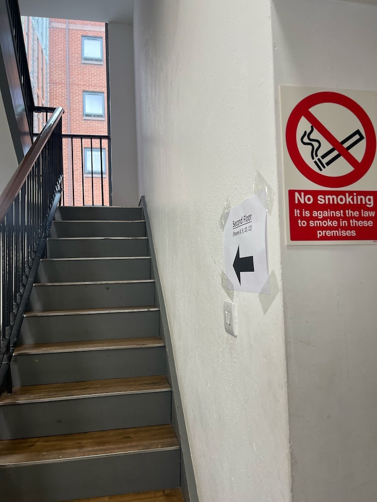 Rahman Hostel - Manchester