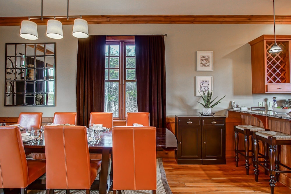 Shays Landing #6: 4 Bedrooms, 4.5 Bath: Pvt Hot Tub, Slope Side