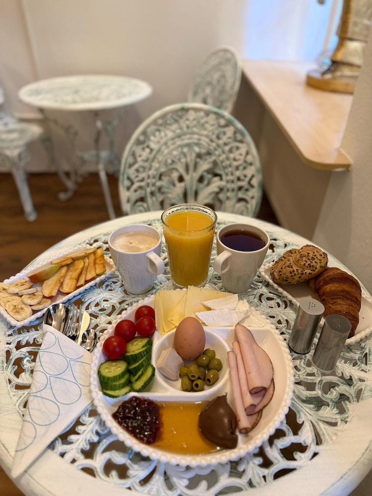Oasis Inn Budapest