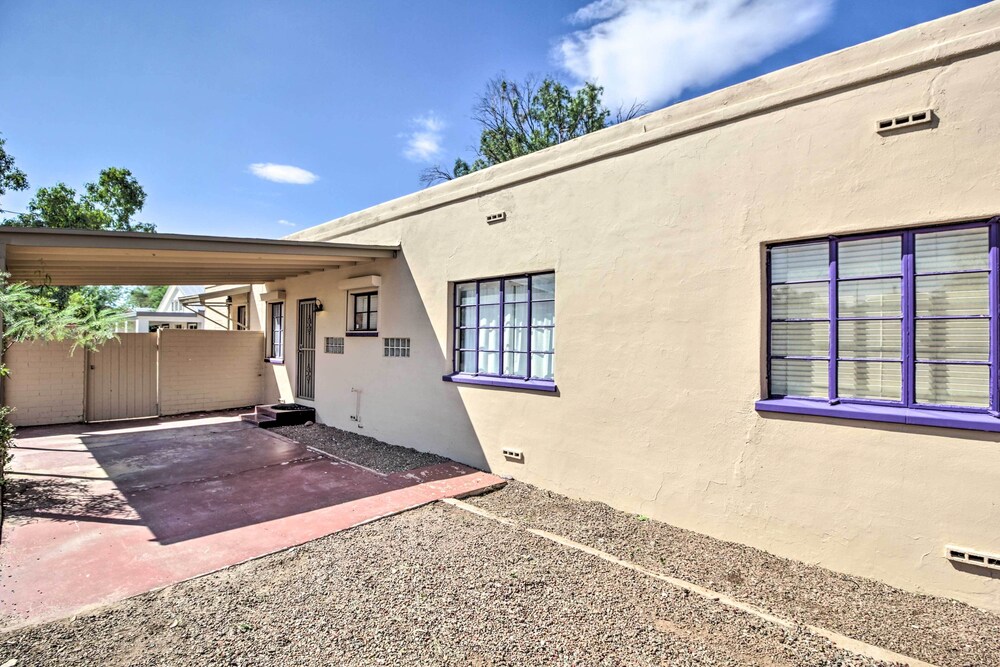 Tranquil Tucson Home w/ Yard - Walk to U of A