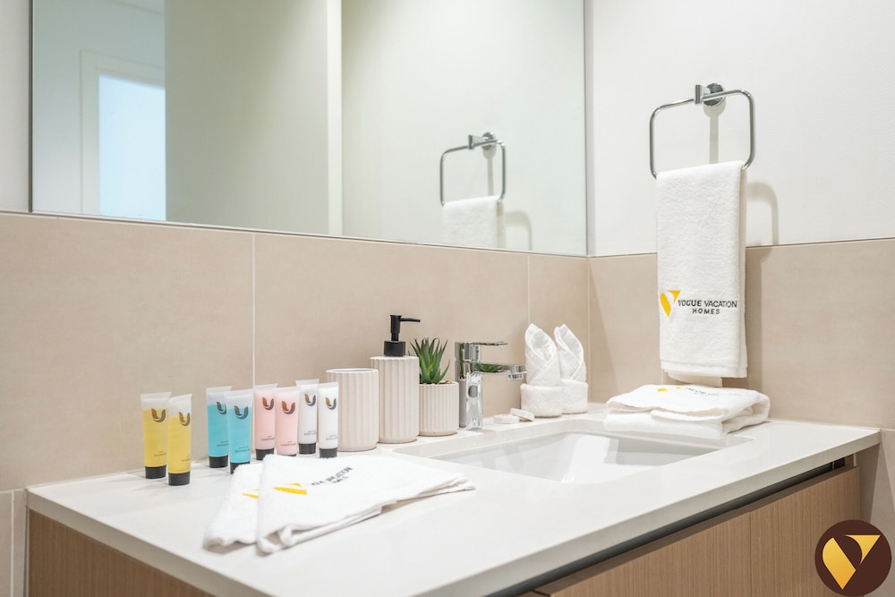 Vogue Rosewater Creek Beach Stylish 2BR