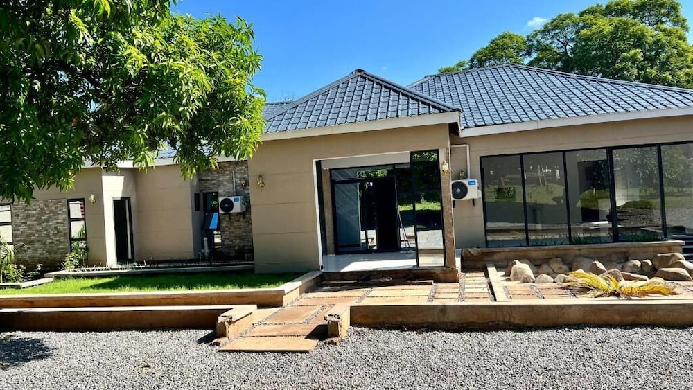 Alexandrina's Corner Bed and Breakfast