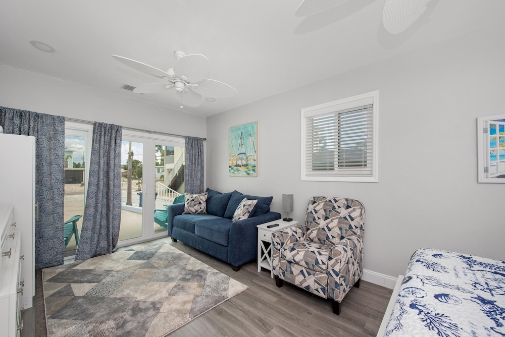 Miramar Palms